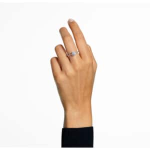 Stilla cocktail ring Round cut, Pavé, White, Rhodium plated